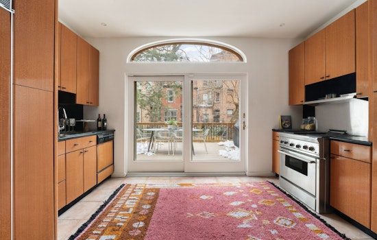 Brooklyn Brownstones Lead $71M Spring Luxury Contract Surge