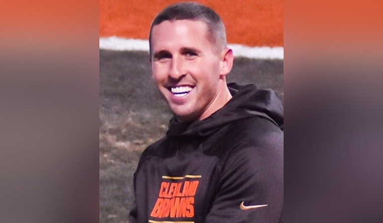 Brother Act: Hartline Duo Turns USF Sideline Into Tampa Family Affair