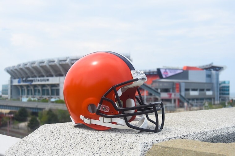 Browns Slide Back To No. 9, Stockpile Draft Ammo In Chiefs Deal