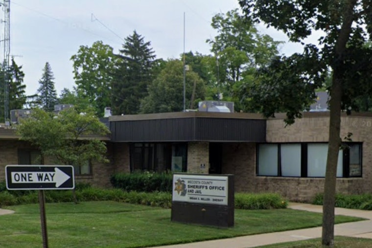 Canadian Lakes Shock as Three Family Members Found Dead in Home