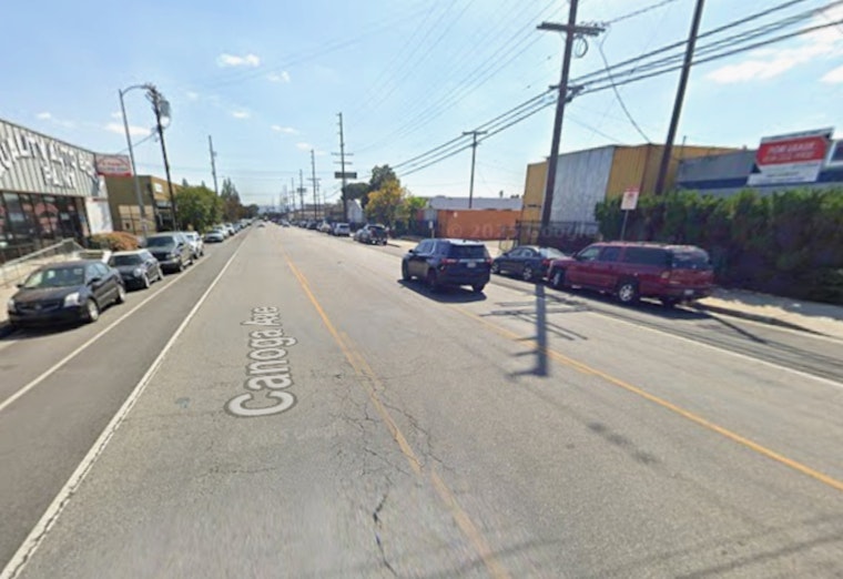 Canoga Avenue Blaze Brings Rapid Response From Chatsworth Firefighters