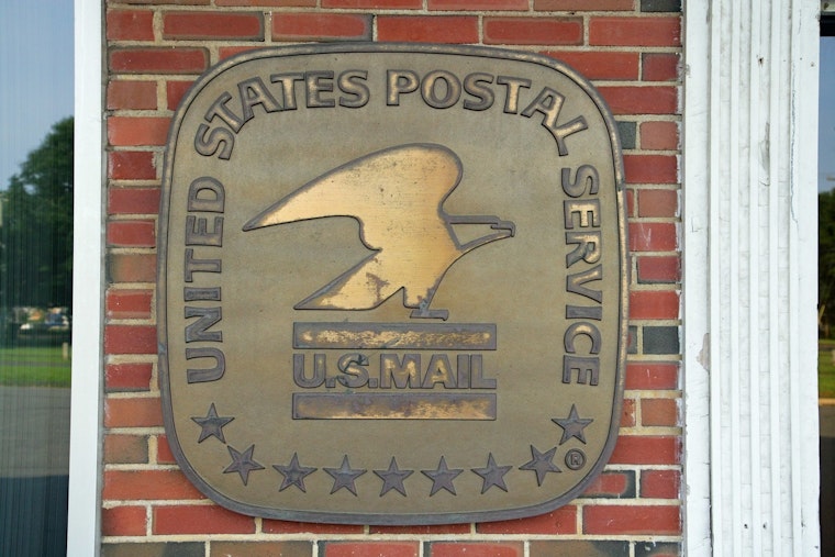 Carson Coyote Chaos Leaves Moneta Avenue Mailboxes Empty