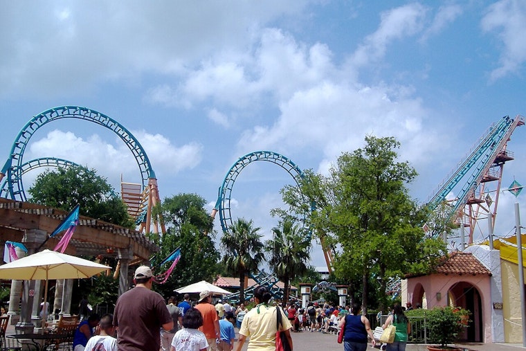 Cell Phone Scare Leaves Supergirl Riders Hanging 200 Feet Over San Antonio