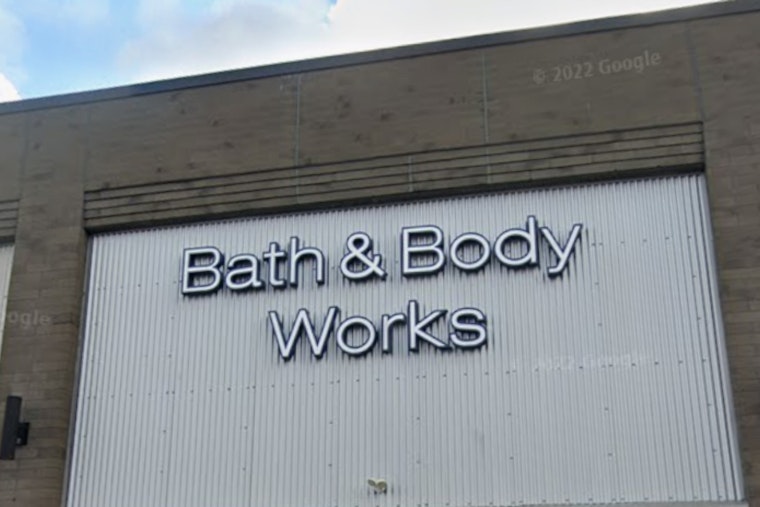 Columbus Candle King Quietly Axes 92 Stores As Mall Era Fades