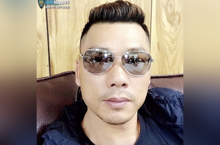 Cops Hunt Midtown Suspect After 65-Year-Old Roughed Up Near 53rd