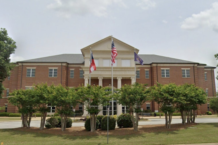 Coweta Courthouse Shock As Stone Mountain Defendant Bolts, Nabbed Hours Later