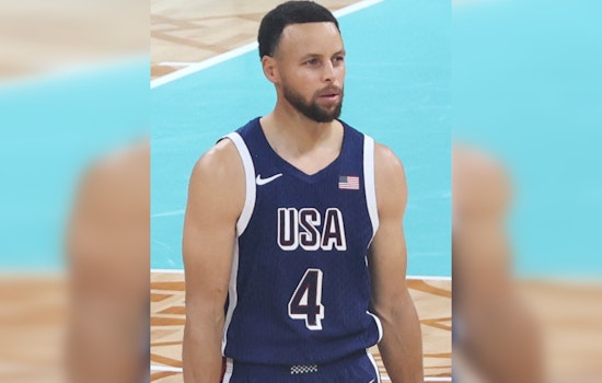 Curry Torches Clips Late as Warriors Steal Wild Play-In in Inglewood