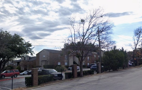Dallas Apartment Blaze Packs In 50 Firefighters, Leaves Residents Scrambling