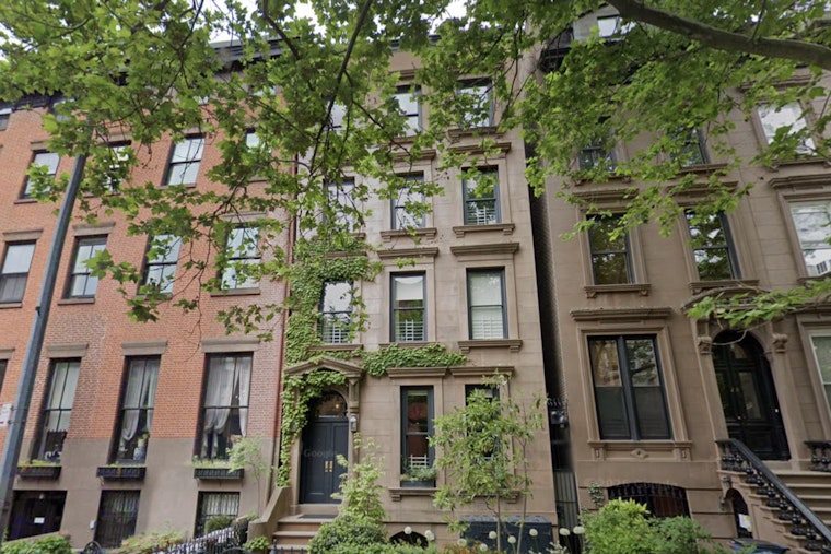 Daniel Craig, Rachel Weisz Score Blockbuster Payday On Cobble Hill’s Strong Place