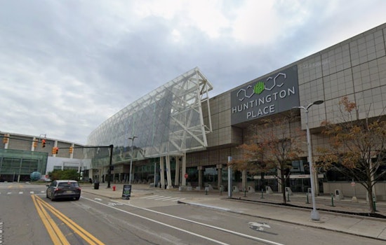 Detroit Packs Huntington Place as NAACP Freedom Dinner Turns Into High-Voltage Rally