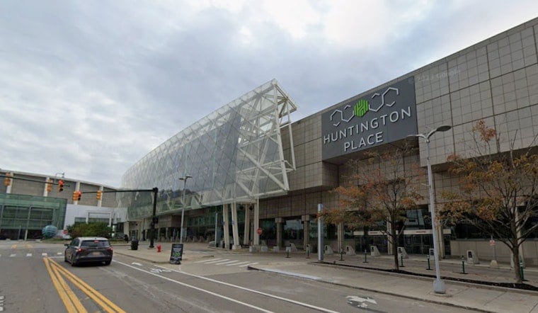 Detroit Packs Huntington Place as NAACP Freedom Dinner Turns Into High-Voltage Rally
