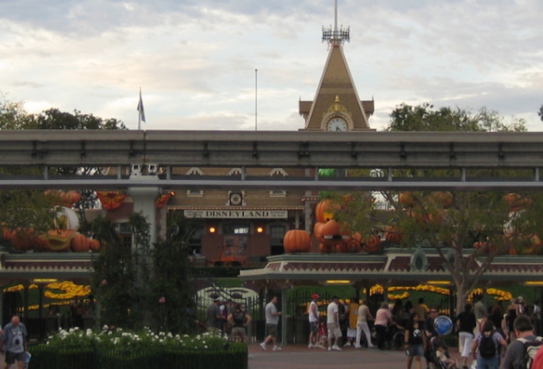 Disneyland Starts Facial Recognition At Park Gates