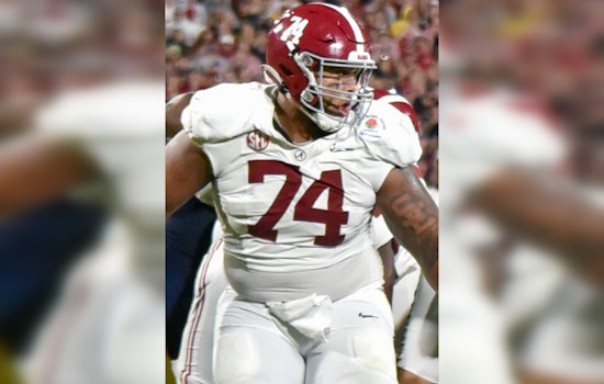 Dolphins Roll The Dice At No. 12 On Alabama Giant Kadyn Proctor