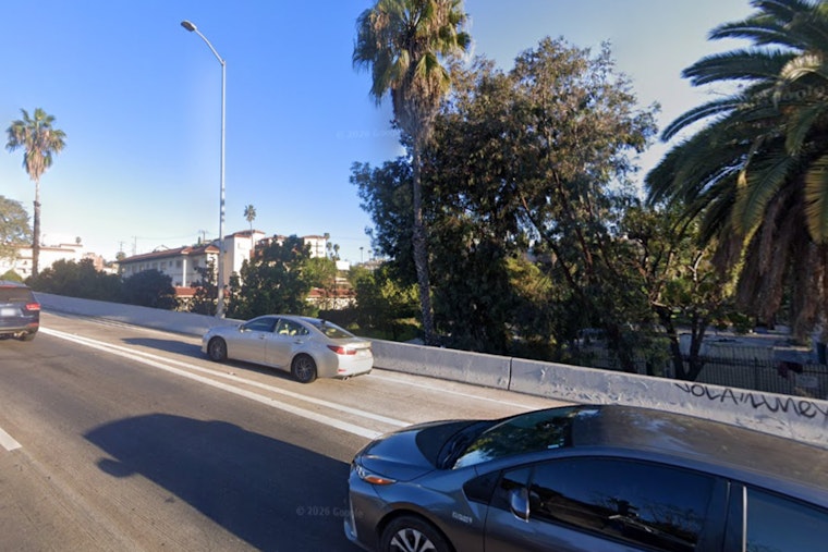 Downtown 101 Grass Blaze Brings Beaudry Commute To A Crawl