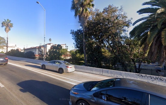 Downtown 101 Grass Blaze Brings Beaudry Commute To A Crawl