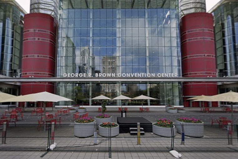 Downtown Draft Fever As Texans Throw Free Avenida Plaza Party
