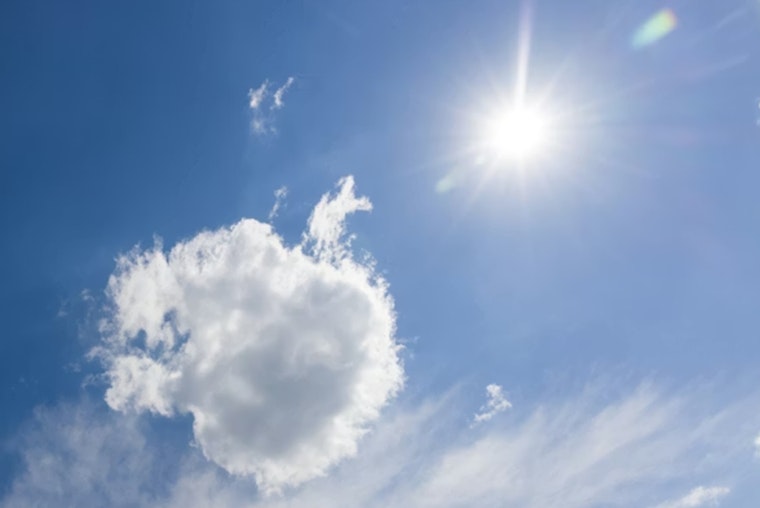 Downtown LA Forecast: Sunny Start, Highs Near 82, Rain Arrives Later
