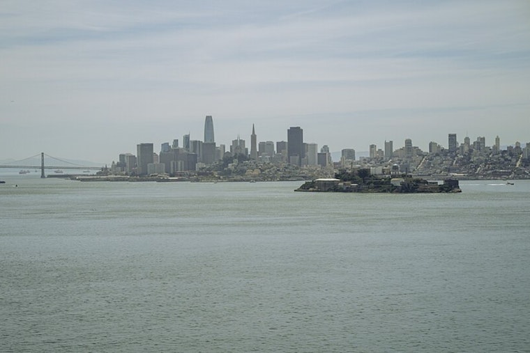 Drizzle And Gray Skies Put A Chill On San Francisco Weekend