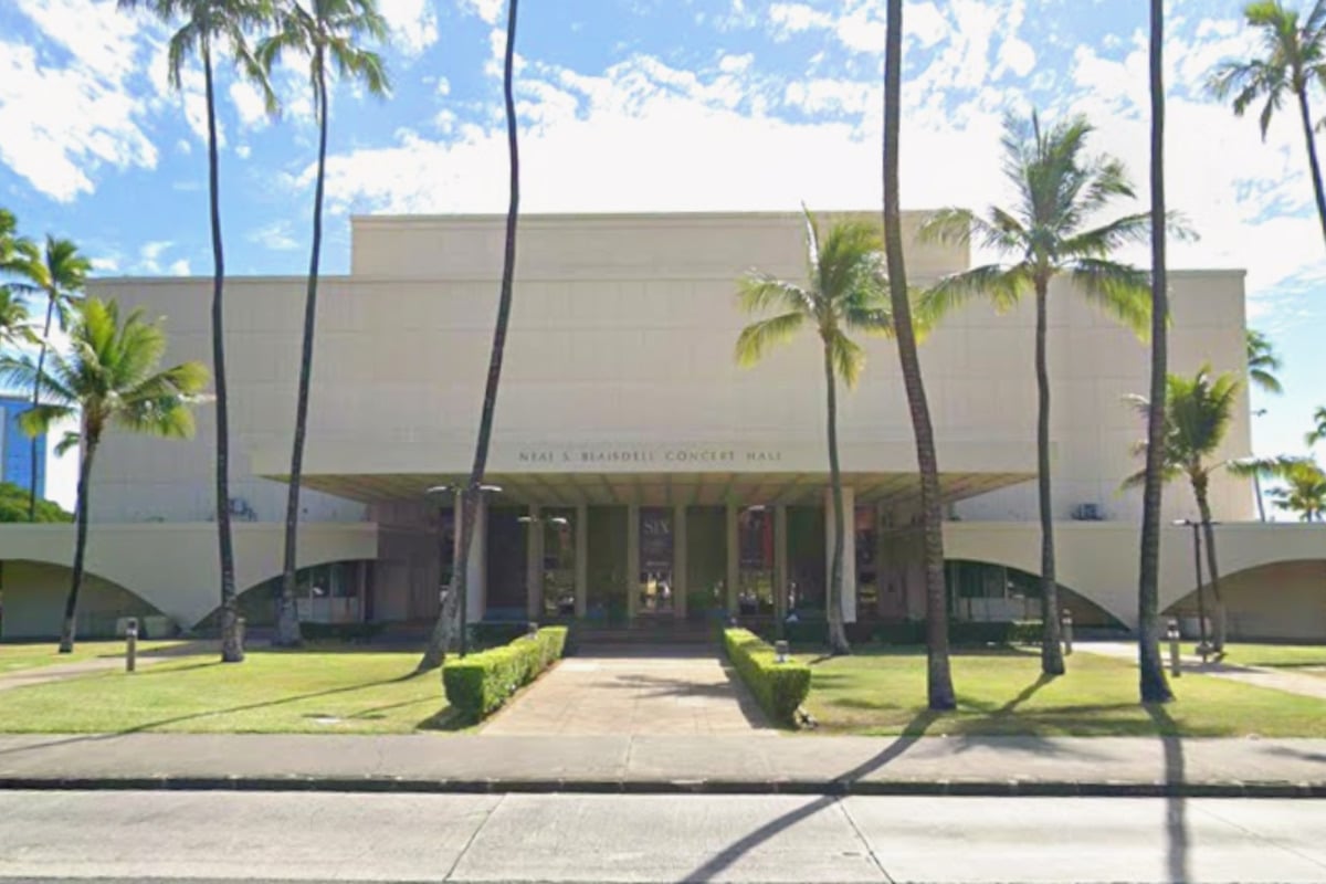 Earth, Wind and Fire Blow Into Honolulu For One-Night Flood Relief Jam