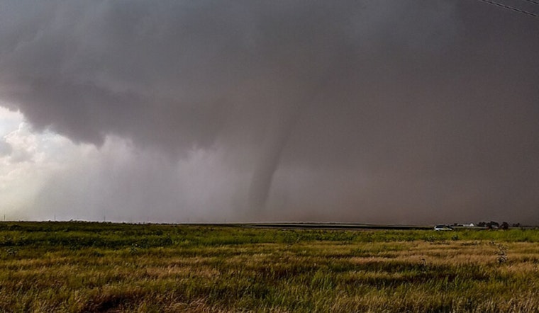 EF‑1 Tornado Near Mendota Overturns Semis, Damages Farms