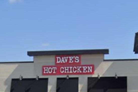 Fairlawn Heats Up As Dave's Hot Chicken Lands At Summit Mall