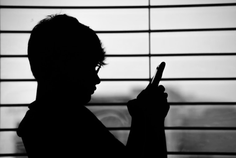 Fake FBI Text Blitz Targets Jacksonville Phones