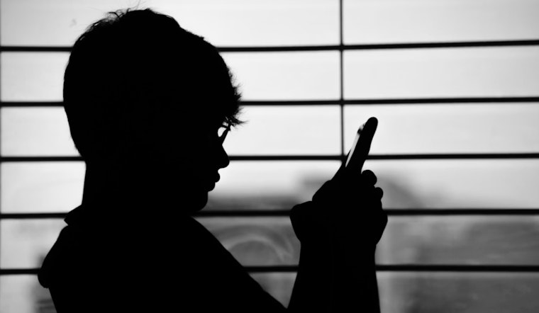 Fake FBI Text Blitz Targets Jacksonville Phones
