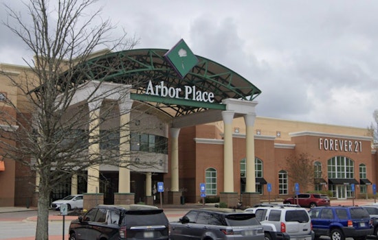 Fake-Out At Arbor Place As Undercover Cops Raid 16 Mall Shops