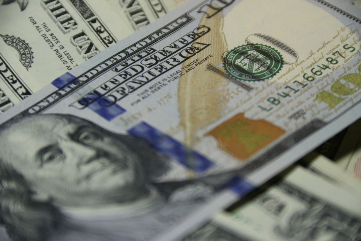 Fayetteville Family Says $9,900 Taken During Takeout Order