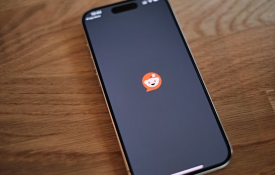 Feds Drag Reddit Into Secret D.C. Grand Jury Over Anti‑ICE Posts