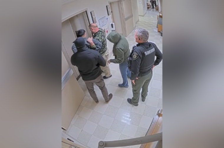 Feds Snatch Two Inside Salem Courthouse, Sparking Oregon DOJ Probe