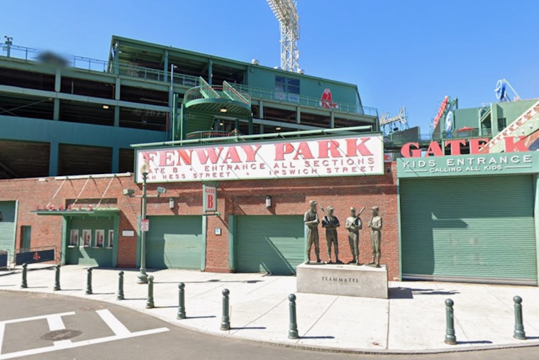 Fenway Unleashes Lobstah Poutine And Surf & Turf Dog For Sox Faithful