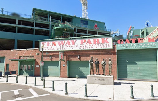 Fenway Unleashes Lobstah Poutine And Surf & Turf Dog For Sox Faithful