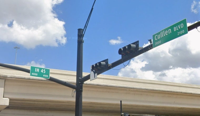 Five‑Vehicle Freeway Pileup Chokes Gulf Near Cullen And Scott