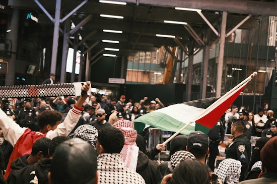 Flatiron Fury as Motek Diners Hit With 'Bomb Israel' Chants