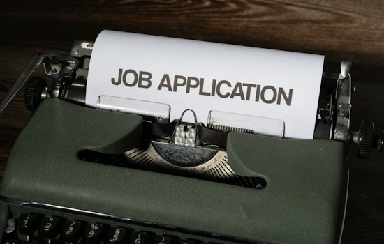 Florida Jobless Line Keeps Growing as Economy Sends Mixed Signals