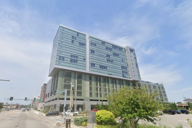 Foundry Crews Take Midtown Tower Pay Fight to Class-Action Showdown