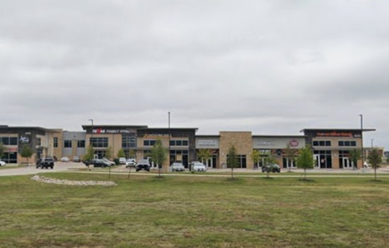 Frisco Freaks for Saffron as Kesar Creamery Packs Tiny Scoop Shop