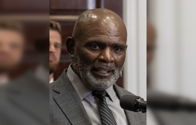 Giants Great Lawrence Taylor Rushed To Jersey Hospital After Health Scare