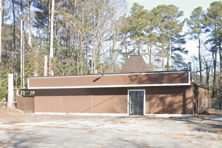 Grass Fire Torches Abandoned Clarkston Day Care Next To Apartments