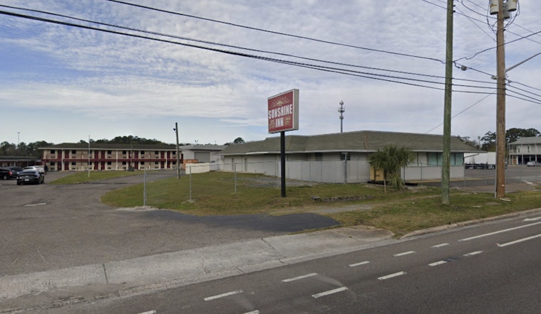 Gunfire Rips Through New Kings Road Motel, Man Shot In Leg