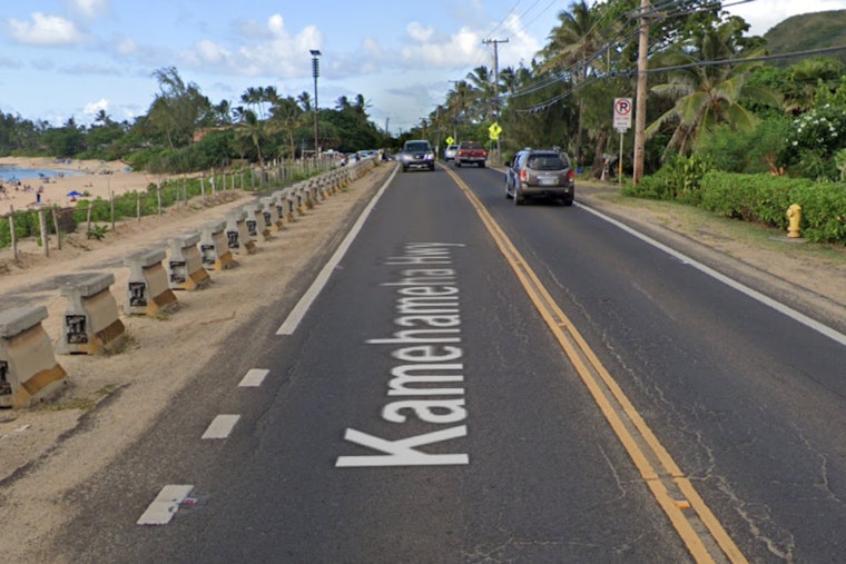 Gunman Vaults Counter, Snatches Cash Box From Haleiwa Shop on Kamehameha Highway