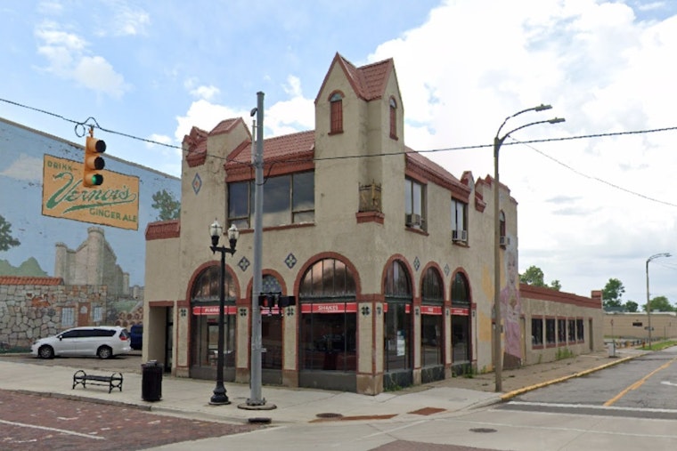 Halo Burger Storms Back Downtown With Free Vernors Glasses For Flint Faithful