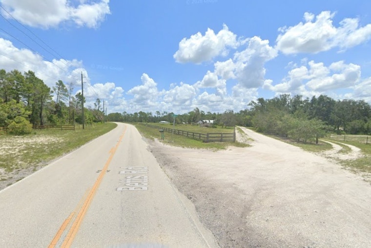 Hit-And-Run Truck Clips Myakka School Bus, Speeds Off Past Kids’ Stop