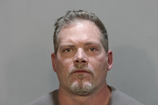 Hockey-Masked Tourist Accused Of Snipping Dancer’s Hair At Duval Street Club