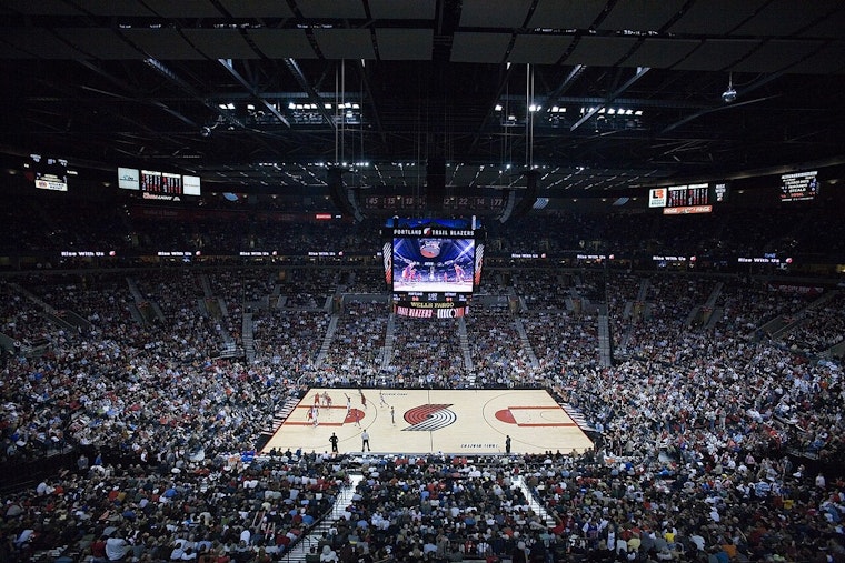 Holiday Rains 7 Threes As Blazers Torch Pelicans In Rip City