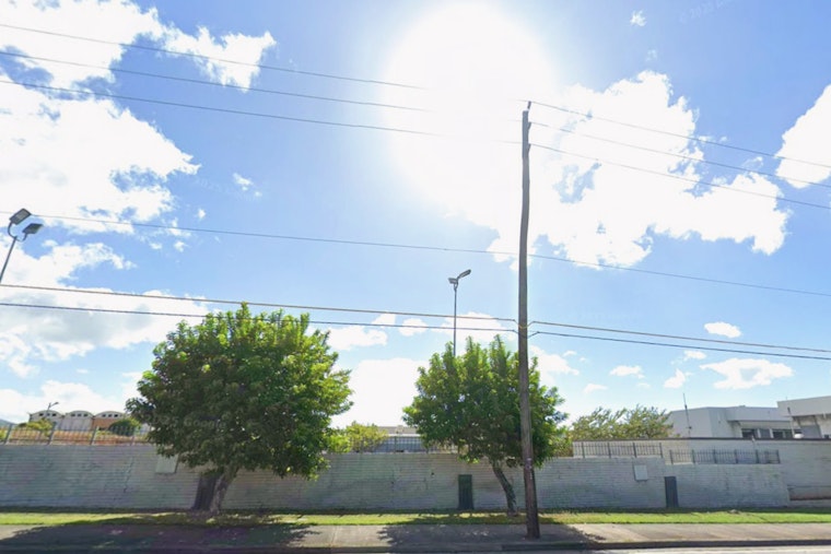 Honolulu Braces For Blustery, Sweat‑Soaked Sunday Skies