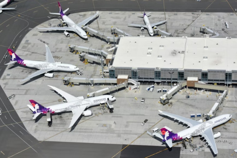 Honolulu Fliers Scramble As Hawaiian App Goes Dark In Alaska Cutover