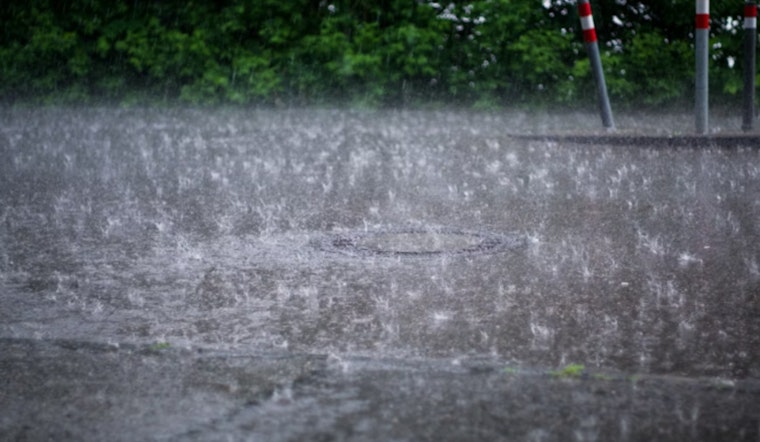 Honolulu Heats Up as Sun and Sneaky Showers Duke It Out
