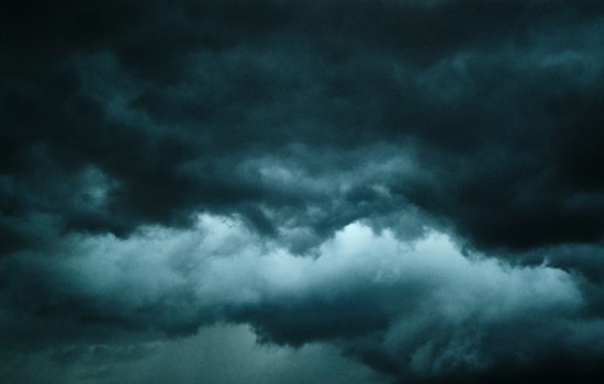 Honolulu Hunkers Down as Flood Watch Soaks Friday Commute